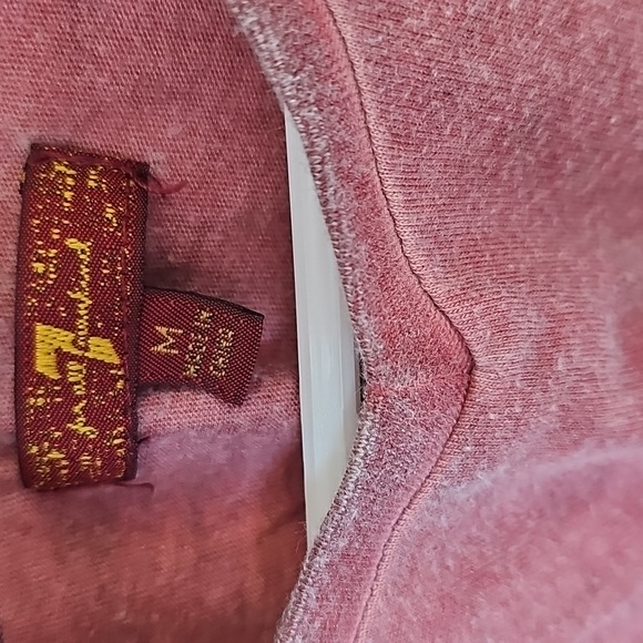 7 For All Mankind Distressed Red V-Neck Shirt Sz M - Picture 3 of 5